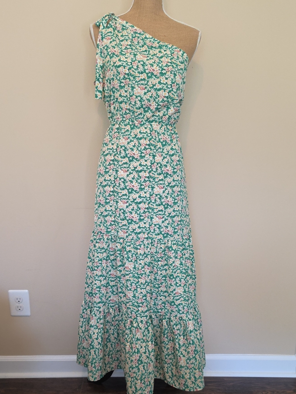 Green One-Shoulder Floral Maxi Dress with Ruffle Hem